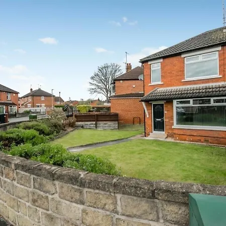 5 Beds House - Perfect For Contractors & Families - Private Parking